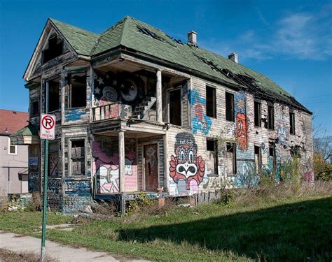 20 Photos of Urban Decay in Detroit - Urban Ghosts Media