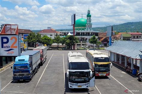 Penumpang Kapal Penyeberangan Ketapang Gilimanuk Naik Persen