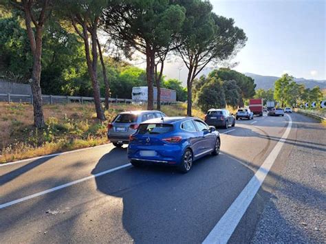 Messina Incidente In Tangenziale Tra Gli Svincoli Tremestieri E Gazzi