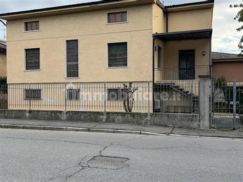 Vendita Villa Unifamiliare In Via San Rocco Verolanuova Da