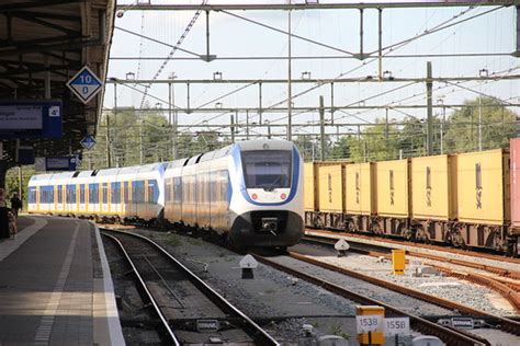 NS SLT EMU Roosendaal Train Station 01 09 2012 Szogun000 Flickr