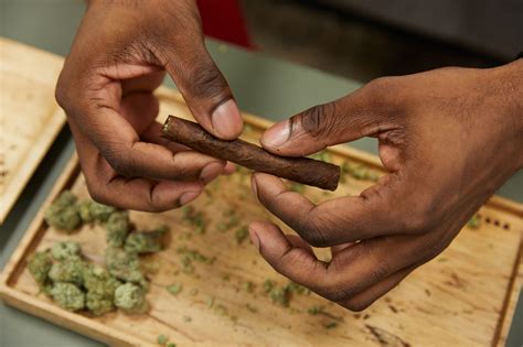 What Is A Blunt And How To Roll One Weedmaps