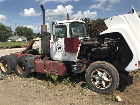 Old dogs I found in the scrap yard - Antique and Classic Mack Trucks