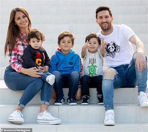 7 never-before-seen childhood photos of Lionel Messi and his charming ...