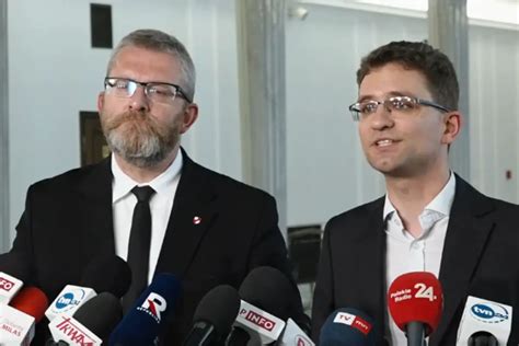 Konfederacja składa poprawki do rządowego projektu Pozwólmy