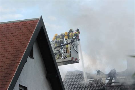 Euro Schaden Dachstuhl In Vollbrand Zwei Verletzte Bayreuth