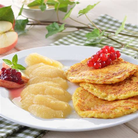 Kartoffelpuffer Mit Apfelmus Rezept Hofer Rezeptwelt