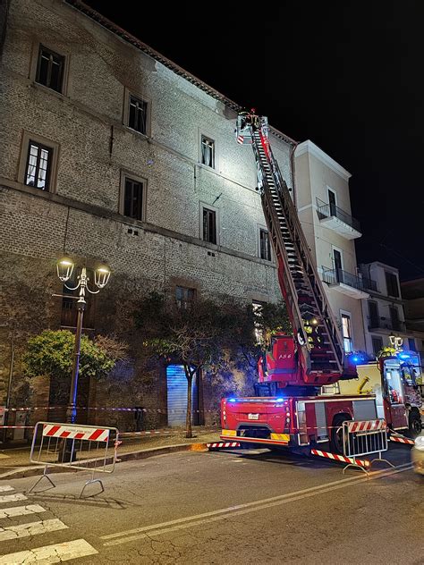 Paura Ad Albano Laziale Cade Il Cornicione Di Palazzo Savelli In Pieno