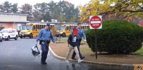 BREAKING: Lakewood Middle School student arrested after bringing weapon ...