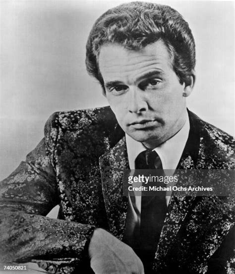 1 829 Merle Haggard Photos And High Res Pictures Getty Images