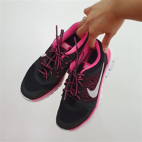 NIKE Running Shoes in Black/Pink, Women's Fashion, Footwear, Sneakers on Carousell