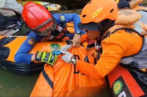 Pria Lompat Dari Jembatan Kali Bekasi Diduga Percobaan Bunuh Diri