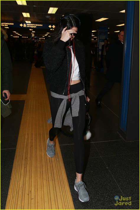 Full Sized Photo Of Kendall Jenner Hot Selfie Before Milan Fashion Week