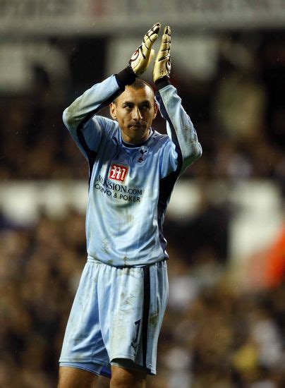 Tottenhams Brazilian Goalkeeper Heurelho Gomes Tottenham Editorial