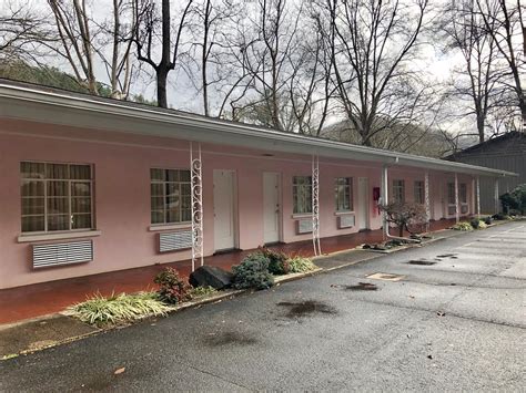 Pink Motel Cherokee Nc This Is The Pink Motel A Landmar Flickr