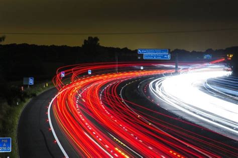 Pueden multarte por usar las luces automáticas Motor es