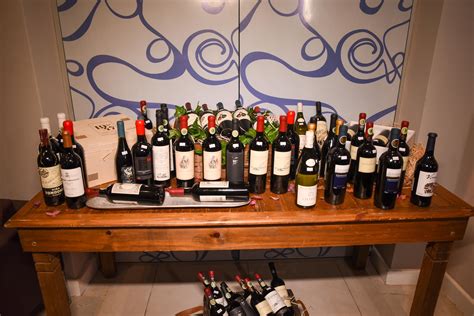 Festa Wine Lovers Re Ne Grande P Blico Em Torno De M Sica E Vinho