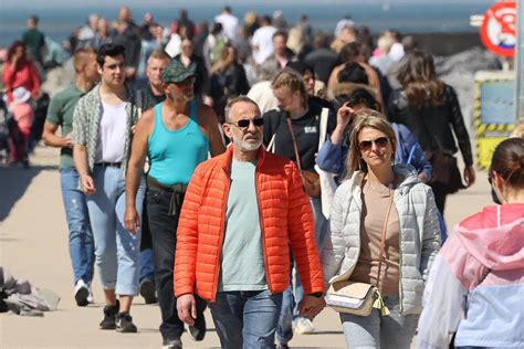 Mooi Lenteweer Zorgt Voor 2 5 Miljoen Overnachtingen Aan Zee Tijdens