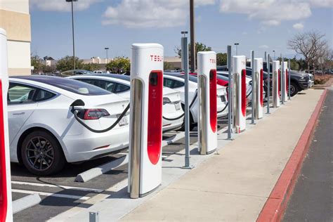 Tesla Feiert 2 000 Supercharger Standorte Weltweit Elektroauto