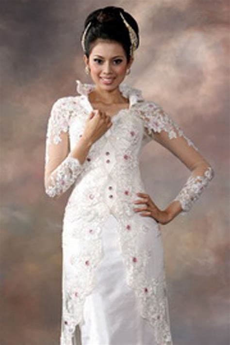 Fashion Muslim World: Kebaya Modern To Traditional Wedding Dress