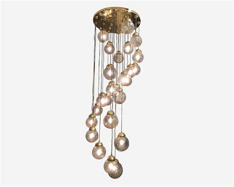 Grande suspension composée de 24 globes en verre Galerie Canavèse