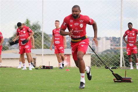 lesão na coxa Rafael Donato irá desfalcar o Vila Nova por cerca de