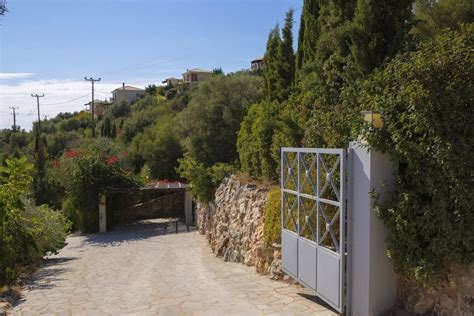 Villa Massalia Infinity Lap Pool With Majestic Sea View Around