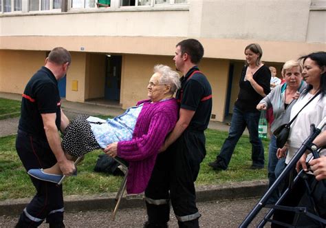 Fait Divers Poubelle En Feu Un Immeuble Vacu