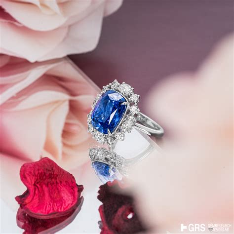 White Gold Natural Sri Lankan Cornflower Blue Sapphire Diamond Ring