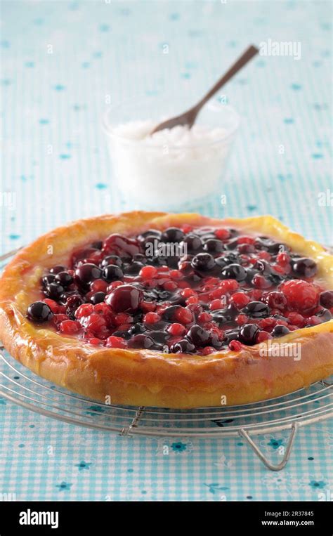 Yeast cake with berries Stock Photo - Alamy