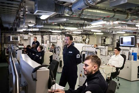 Inside the Royal Navy’s largest ship, HMS Queen Elizabeth | New York Post