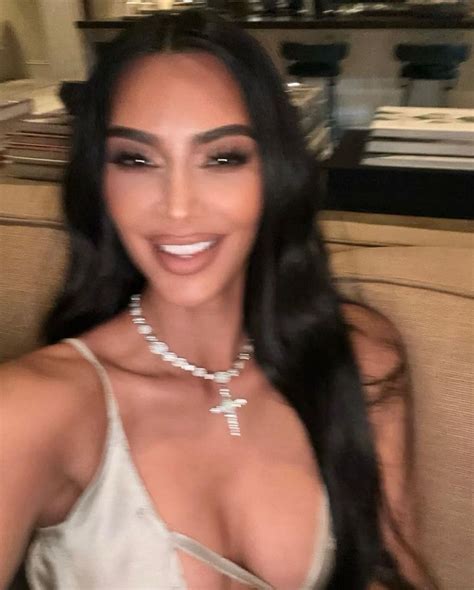 Kim Kardashian Revoluciona Las Redes Con Un Vestido De Infartante