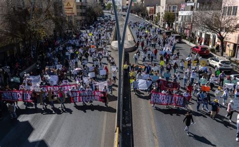 Bloquean carreteras y marchan para exigir localización del niño Tadeo