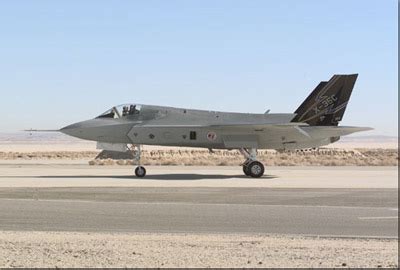 Navy Places High Priority on JSF | Air & Space Forces Magazine