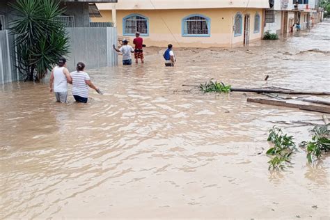 Inundaciones En Ecuador Al Menos 12 000 Personas Afectadas En Esmeraldas