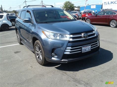 Shoreline Blue Pearl Toyota Highlander Xle Photo