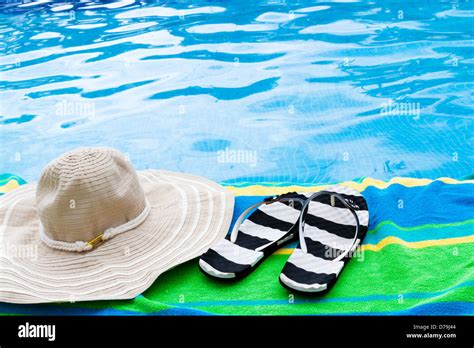 Swimming pool at the vacation resort in Mexico Stock Photo - Alamy