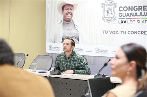 Convoca Víctor Zanella a diputados para analizar donación de predios