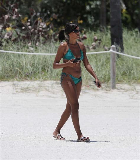 Claudia Jordan In Bikini At The Beach In Miami Celebsla