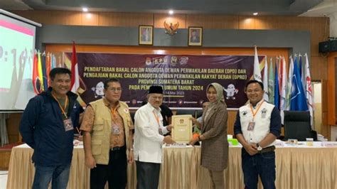 Dpw Partai Perindo Sumbar Daftarkan Bacaleg Ke Kpu Targetkan Kursi