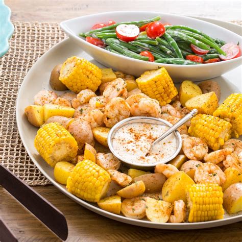 Recipe Southern Style Shrimp Boil With Corn Potatoes And Green Bean Salad Blue Apron