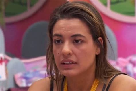 Vídeo Beatriz Se Empolga Com Sabrina Sato E A Derruba No Bbb 24