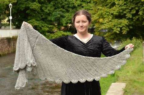 Easy Crochet Wing Shawl Pattern In Chunky Yarn Dove Wings Shawl Full Instructions Beginner