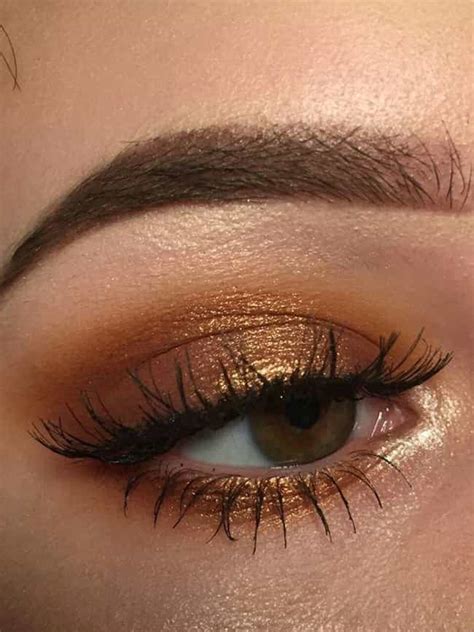 Best Eyeshadow Colors For Hazel Eyes