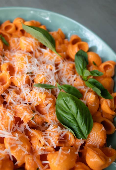 Creamy Roasted Red Pepper Pasta The Delicious Plate