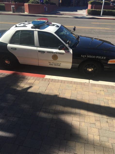 This San Diego police car's lights is shaped like a surf board : r ...