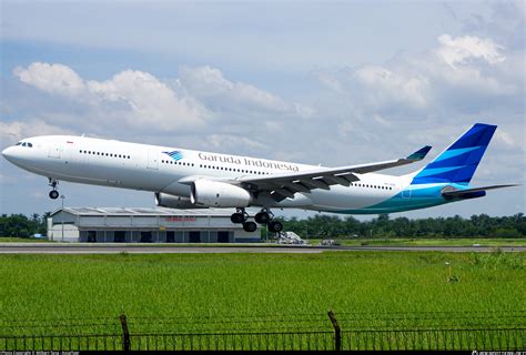 PK GHA Garuda Indonesia Airbus A330 343 Photo By Wilbert Tana