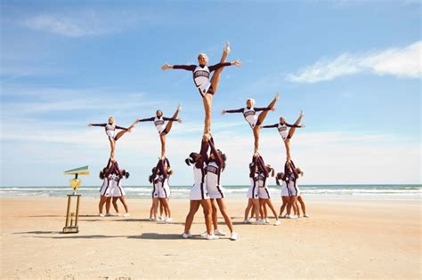 A Step-by-Step Guide to Cheerleading Pyramids