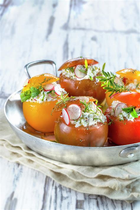 Tomates Farcies Au Chevre Menthe Et Radis Tomatoes Stuffed With Goat S