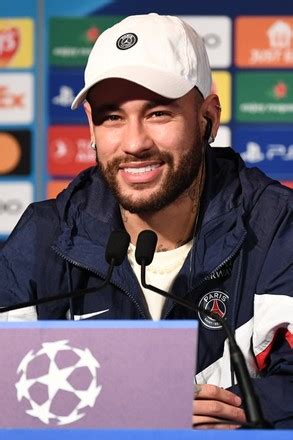 psg training session Stock Photos (Exclusive) | Shutterstock